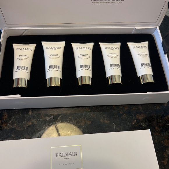 Balmain 5 Week Enriching Hair Treatment - Picture 4 of 4